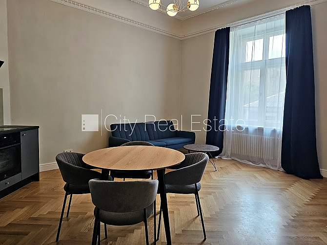 Fasādes māja, renovēta māja, slēgts pagalms, ieeja no ielas un pagalma, ir lifts, kāpņu Rīga - foto 4