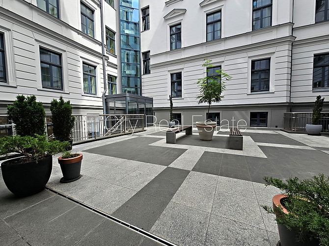 Fasādes māja, renovēta māja, slēgts pagalms, ieeja no ielas un pagalma, ir lifts, kāpņu Rīga - foto 12