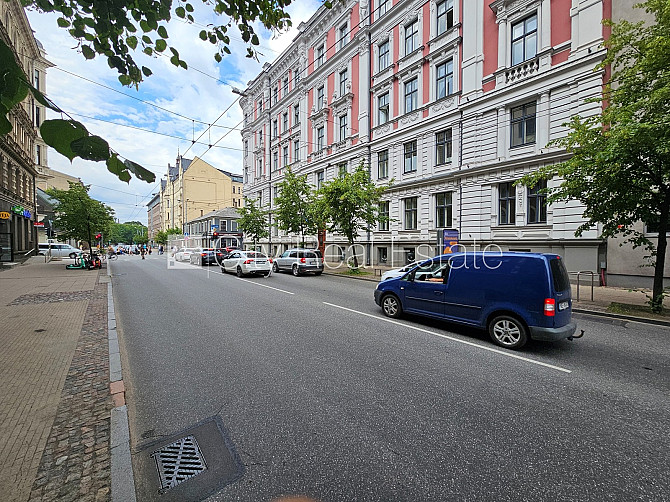 Fasādes māja, renovēta māja, slēgts pagalms, ieeja no ielas un pagalma, ir lifts, kāpņu Rīga - foto 18