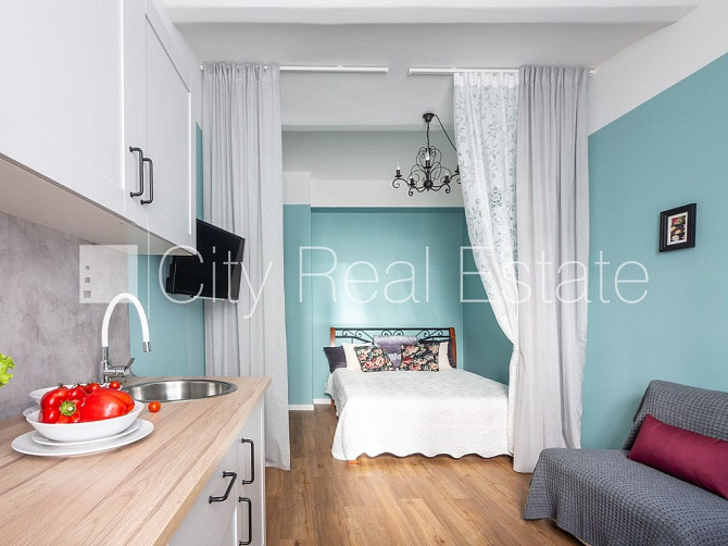 Renovēta māja, kāpņu telpa pēc kapitālā remonta, studio tipa, virtuve apvienota ar istabu, Rīga - foto 1