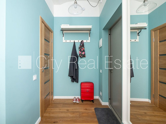 Renovēta māja, kāpņu telpa pēc kapitālā remonta, studio tipa, virtuve apvienota ar istabu, Rīga - foto 6