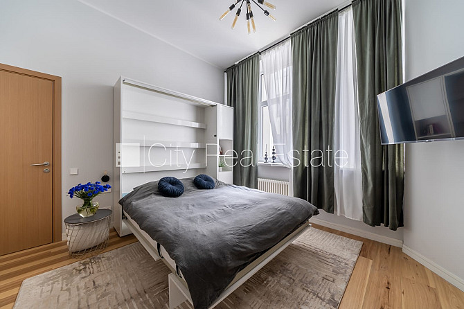 Renovēta māja, slēgts pagalms, ieeja no pagalma, kāpņu telpa pēc kapitālā remonta, Rīga - foto 2