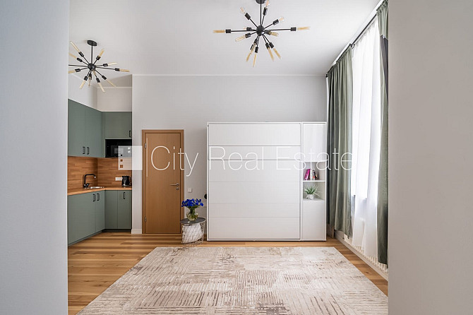 Renovēta māja, slēgts pagalms, ieeja no pagalma, kāpņu telpa pēc kapitālā remonta, Rīga - foto 6