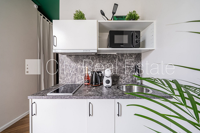 Renovēta māja, studio tipa, virtuve apvienota ar istabu, centrālā apkure, pilnā apdare, Rīga - foto 6