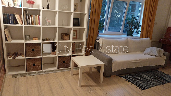 Centrālā apkure, sanitārais mezgls atsevišķs, vanna, dīvāns, divguļamā gulta, divstāvu Rīga - foto 2