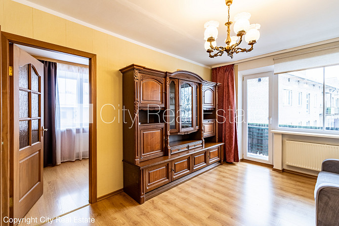 Pagalma ēka, labiekārtota apzaļumota teritorija, vieta automašīnai, balkons, logi vērsti Rīga - foto 1