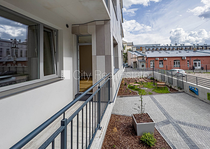 Jaunceltne, labiekārtots apzaļumots pagalms, garāža vienai automašīnai, ir lifts, balkons, Rīga - foto 7