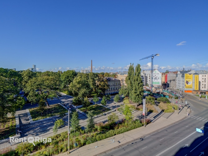 Birojs ar panorāmas skatu uz Dailes teātra skvēru.  Birojs sastāv no vienas lielas telpas 64 kvm pla Рига - изображение 9
