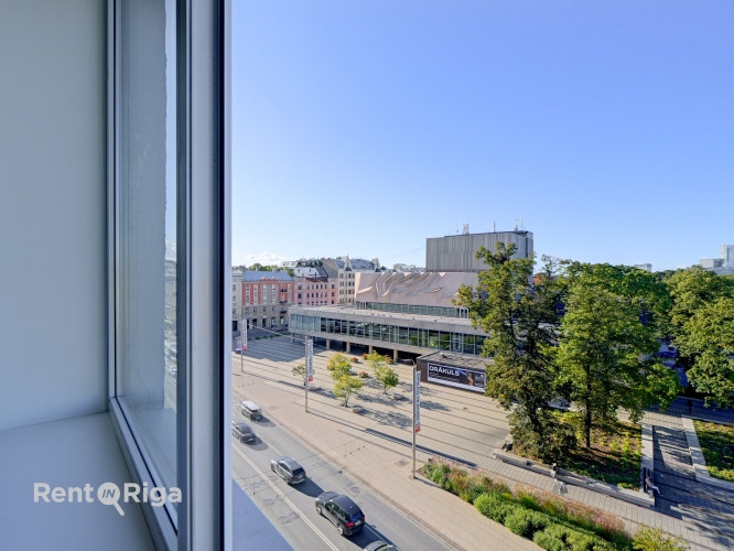 Birojs ar panorāmas skatu uz Dailes teātra skvēru.  Birojs sastāv no vienas lielas telpas 64 kvm pla Рига - изображение 8