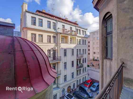 Biroja telpas prestižā vietā  Dzirnavu ielā  Piedāvājam nomāt biroju Rīgas centrā, renovētā un sakop Рига