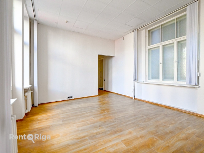 Biroja telpas prestižā vietā  Dzirnavu ielā  Piedāvājam nomāt biroju Rīgas centrā, renovētā un sakop Рига - изображение 3