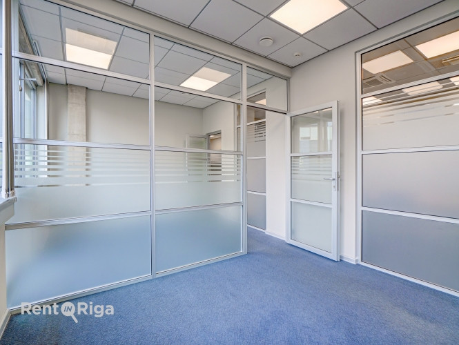 Biroja telpas ar bonusu - tiešo izeju uz terasi!  Jauns birojs mūsdienīgā biroju ēkā. Telpas Rīga - foto 18