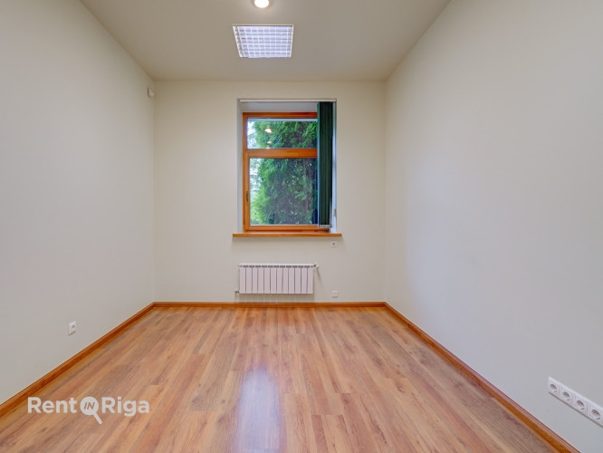 Izīrē biroja telpas privātā un koptā īpašumā.  Piedāvājam nomai biroju klusā un zaļā apkaimē, kur ap Рига - изображение 10
