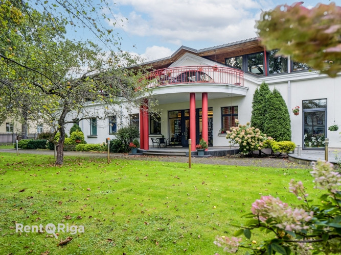 Izīrē biroja telpas privātā un koptā īpašumā.  Piedāvājam nomai biroju klusā un zaļā apkaimē, kur ap Рига - изображение 3