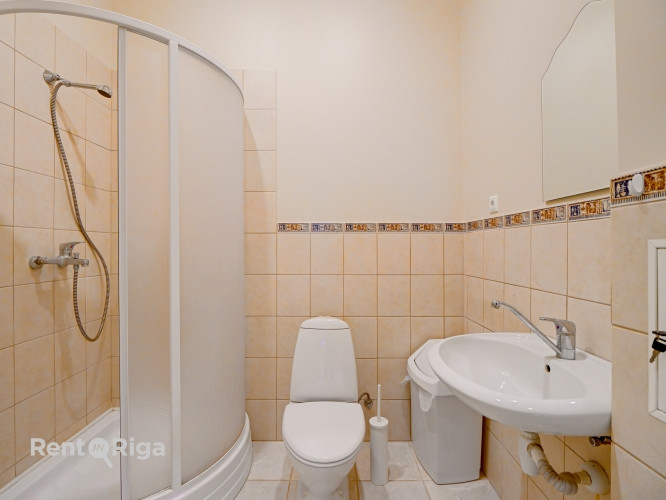 Izīrē biroja telpas privātā un koptā īpašumā.  Piedāvājam nomai biroju klusā un zaļā apkaimē, kur ap Рига - изображение 11