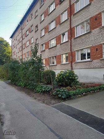 Pārdod divu istabu dzīvokli Tuvajā Pārdaugavā. Dzīvoklis  piektajā stāvā ar logiem uz abām mājas pus Рига - изображение 1