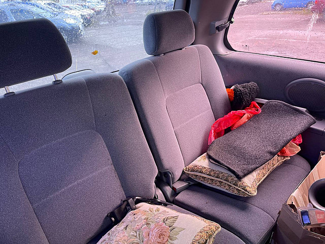 Kia Carnival Comfort 2.9 CRDi 106kW Таллин - изображение 8