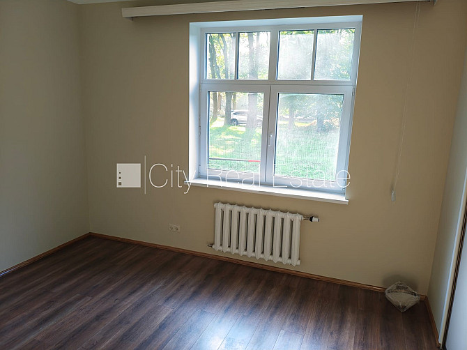 Dvīņu māja, iežogota teritorija, garāža vienai automašīnai, trīs balkoni, guļamistabu Jūrmala - foto 18