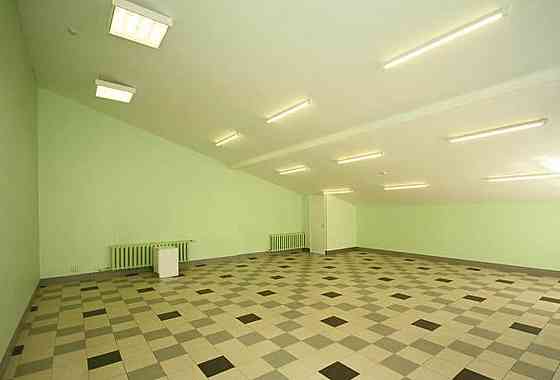 Izīrējas plašas un gaišas telpas! Piedāvājam īrēt 100 m² lielas telpas, kas piemērotas birojam, ... Рига