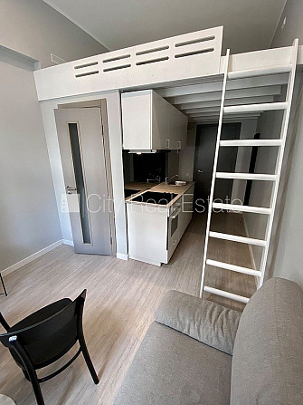 Fasādes māja, renovēta māja, ķieģeļu mūra sienas, kāpņu telpa pēc kosmētiskā remonta, Rīga - foto 13