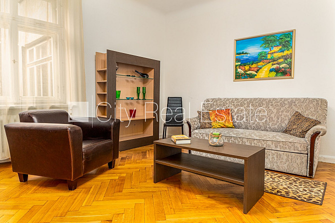Iežogota teritorija, vieta automašīnai, terase, istabas izolētas 2 gab., studio tipa, virtuve Jūrmala - foto 17