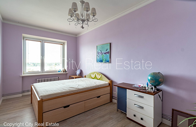 Renovēta māja, ir lifts, balkons, istabas izolētas 3 gab., virtuve, kamīns, centrālā apkure, Rīga - foto 10