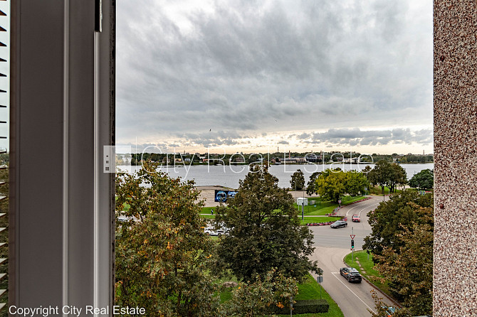 Renovēta māja, ir lifts, balkons, istabas izolētas 3 gab., virtuve, kamīns, centrālā apkure, Rīga - foto 14