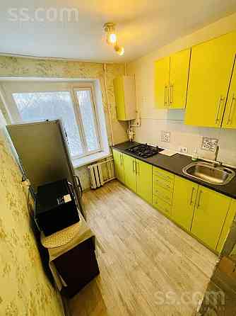 An apartment across from the Stone Bridge (Agenskalns) is for sale. For sale with all furniture... Rīga