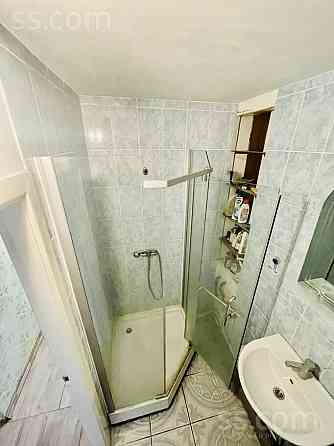 An apartment across from the Stone Bridge (Agenskalns) is for sale. For sale with all furniture... Rīga