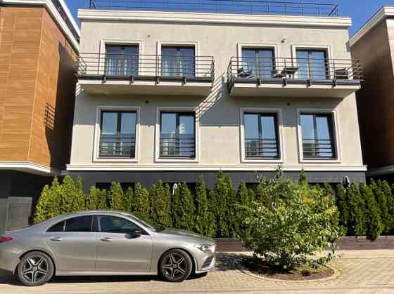 Izīrē plašu 3 istabu dzīvokli Jūrmalā!  Dzīvoklis atrodas jaunajā projektā "Elegia" tikai 8min gājie Jūrmala