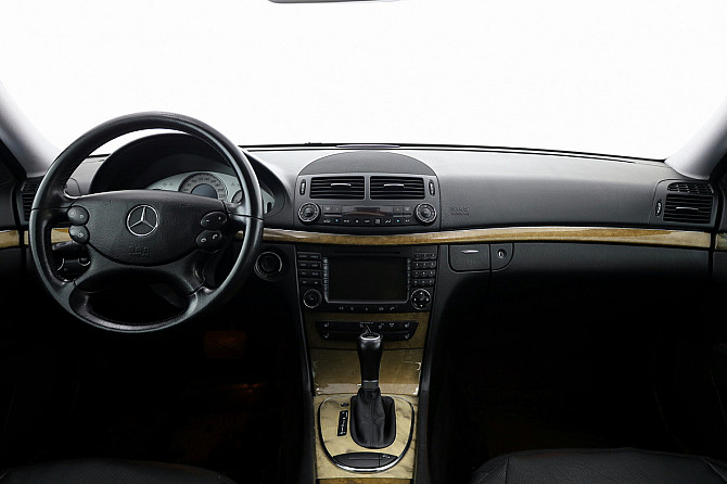 Mercedes-Benz E 320 Avantgarde 4-Matic 4x4 Facelift ATM 3.0 CDI 165kW Tallina - foto 5