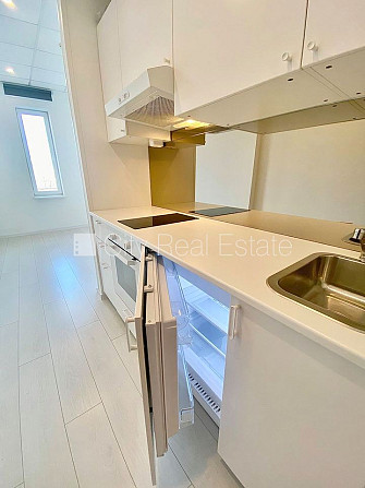 Фасадный дом, реновированный дом, вход с улицы, лифт, лестничная клетка после Рига - изображение 8