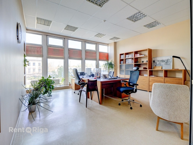 Nomai pieejams kvalitatīvs, plaša izmēra birojs renovētā ēkā - Ganību dambī 24D.  Birojs Rīga - foto 4