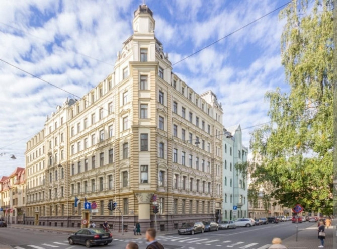 Ilgtermiņa īrei pieejams mūsdienīgs un līdz detaļām pārdomāts studio tipa dzīvoklis Rīga - foto 8