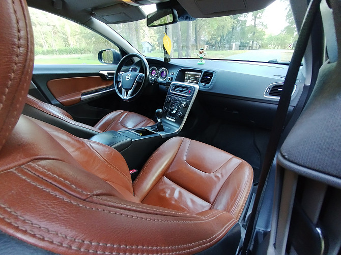 Volvo V60, 2.0 D4, 2012 (Decembris) – 6 ātrumu mehānika, ekonomisks un kopts Adas salons, ... Rīga - foto 7