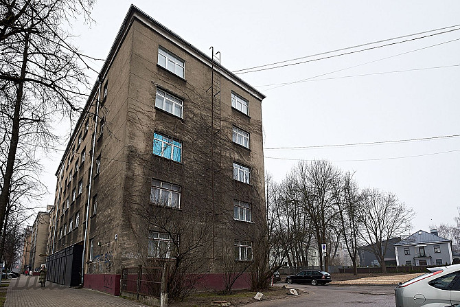 Ilgtermiņa īrei pieejams ļoti mājīgs, mēbelēts 3 istabu dzīvoklis Teikā. Funkcionāls un Rīga - foto 1