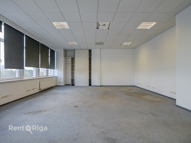 Kvalitatīvs, kompakta izmēra birojs renovētā ēkā  Ganību dambī 24D.  Birojs atrodas ēkas Rīga - foto 5