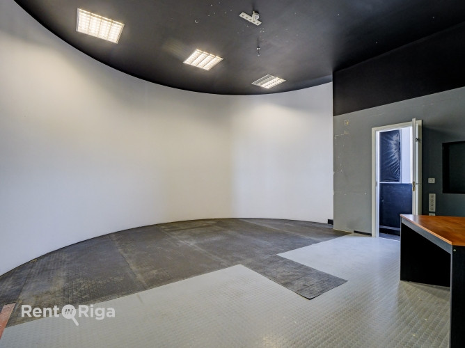 Kvalitatīvs, kompakta izmēra birojs renovētā ēkā - Ganību dambī 24D.  Birojs izvietots Rīga - foto 1