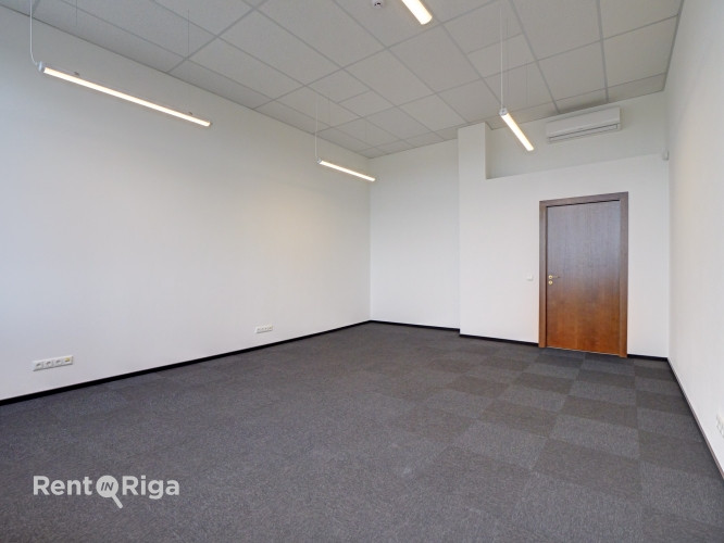 Kvalitatīvs, kompakta izmēra birojs renovētā ēkā - Ganību dambī 24D.  Birojs izvietots Rīga - foto 2