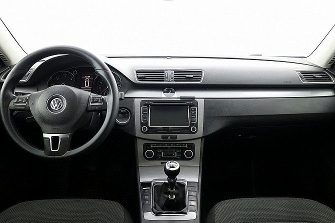 Volkswagen Passat Comfortline 1.6 TDI 77kW Таллин - изображение 5