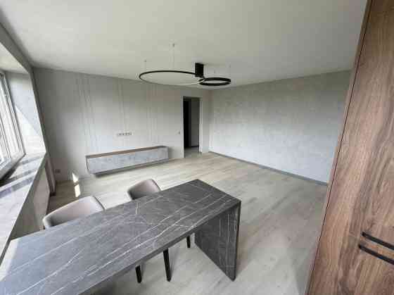 Продаётся полностью отремонтированная квартира с балконом!  Квартира готова Rīga