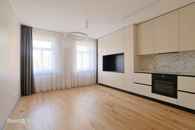 Funkcionāli pārdomāts un moderns dzīvoklis Rīgas vēsturiskajā centrā.  Piedāvājumā ir Rīga - foto 5