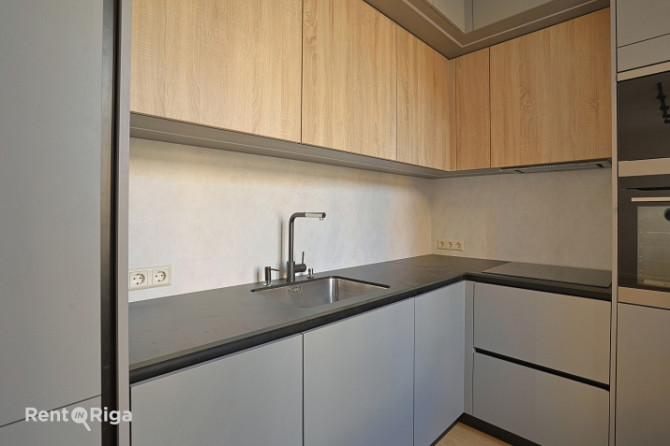 Funkcionāli pārdomāts un moderns dzīvoklis Rīgas vēsturiskajā centrā.  Piedāvājumā ir Rīga - foto 8