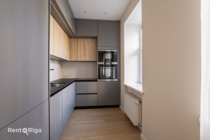 Funkcionāli pārdomāts un moderns dzīvoklis Rīgas vēsturiskajā centrā.  Piedāvājumā ir Rīga - foto 6