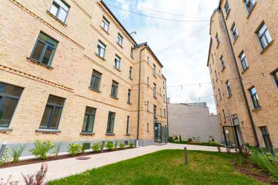 Продается 3x-комнатная квартира без ремонта в реновированном доме.   Квартал из Rīga