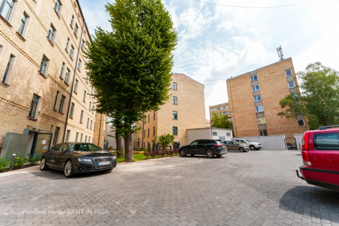 Pārdod neremontētu 3 istabu dzīvokli renovētā koka mājā ar logiem uz dienvidu pusi. Rīga - foto 8