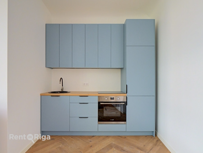 Tiek pārdots elegants dzīvoklis pilnībā renovētā vēsturiskā ēkā. Dzīvoklis pārdodas ar Rīga - foto 14