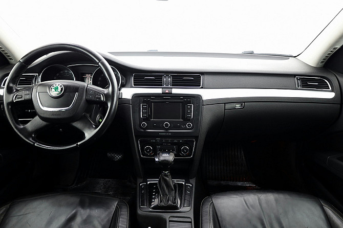 Skoda Superb Highline ATM 2.0 TDI 125kW Tallina - foto 5