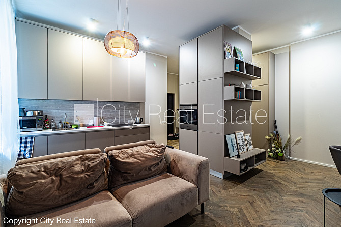 Jaunceltne, labiekārtots apzaļumots pagalms, vieta automašīnai, viena istaba izolēta, studio Rīga - foto 19