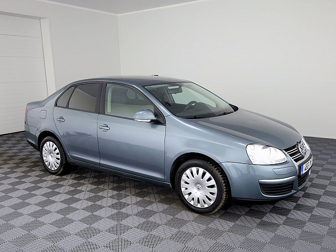Volkswagen Jetta Comfortline 1.6 75kW Tallina - foto 1